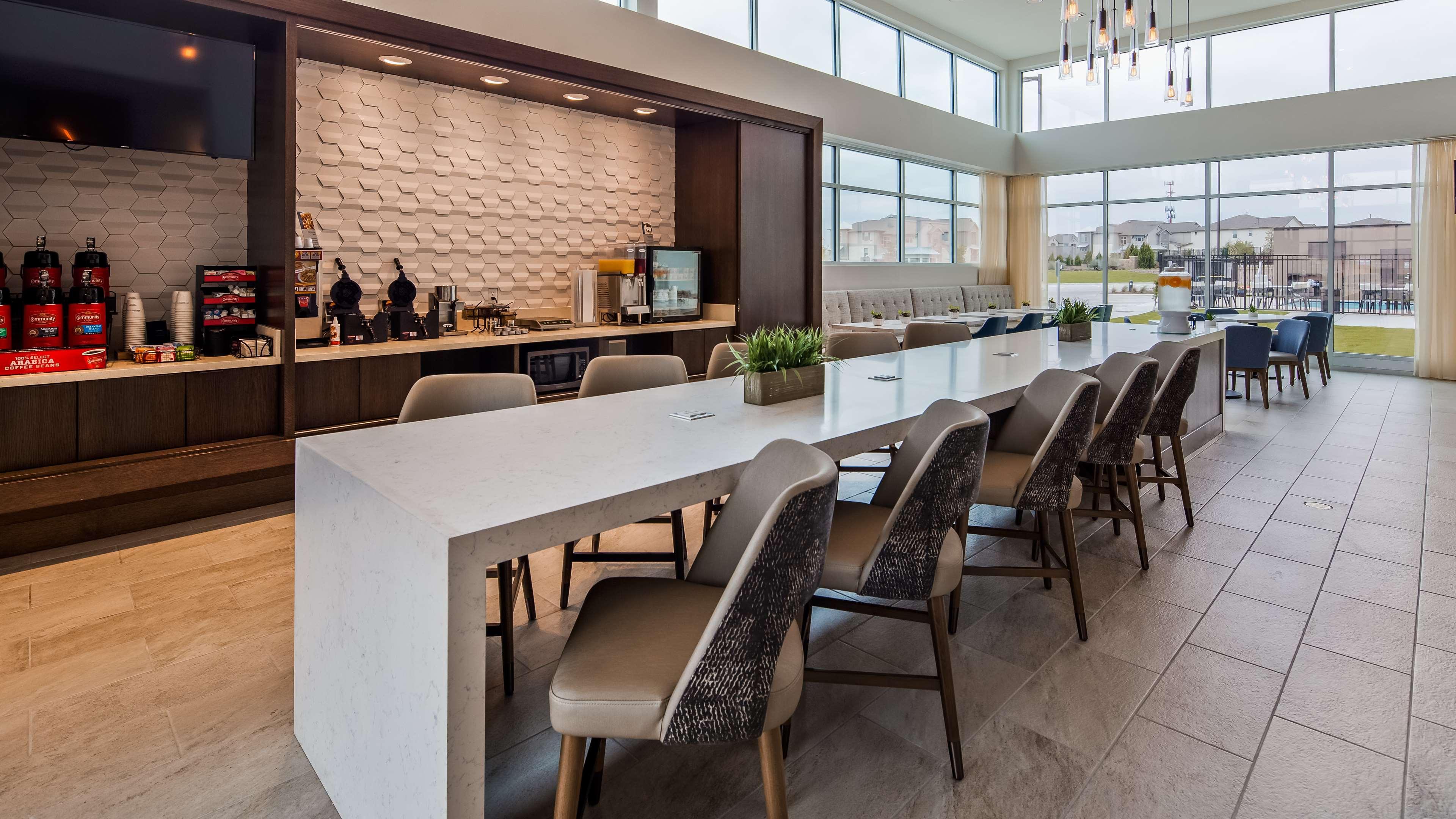 Best Western Plus Drayton Valley All Suites Екстер'єр фото