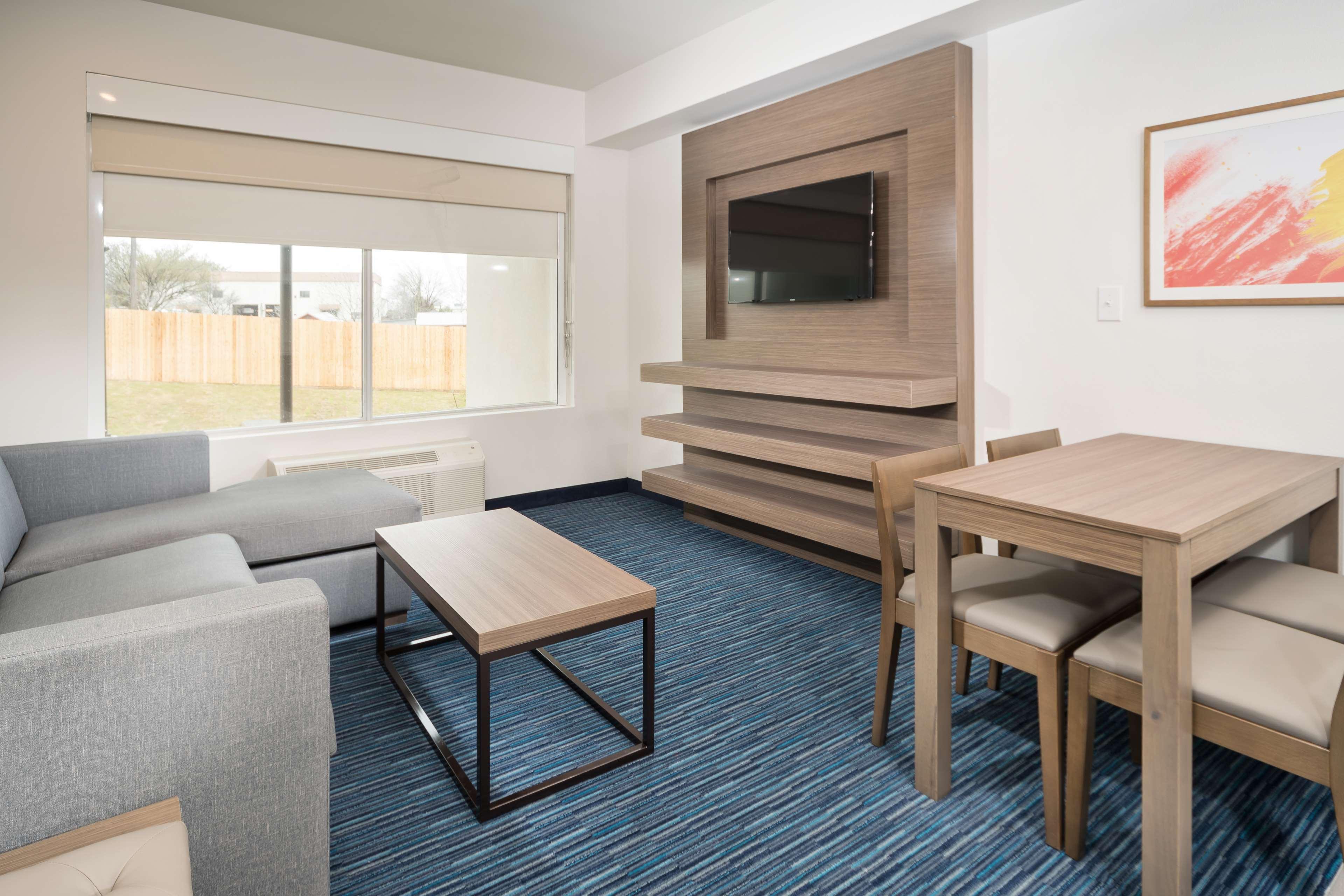 Best Western Plus Drayton Valley All Suites Екстер'єр фото